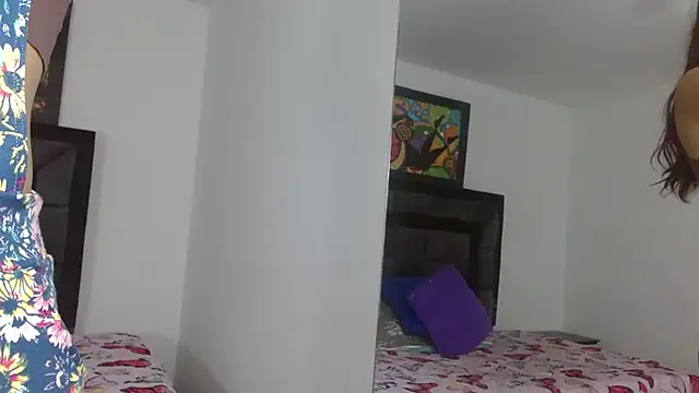 Snapshot of tatiana_valencia chatting on February 19, 6:43 pm tatiana valencia online show from February 19, 6:43 pm