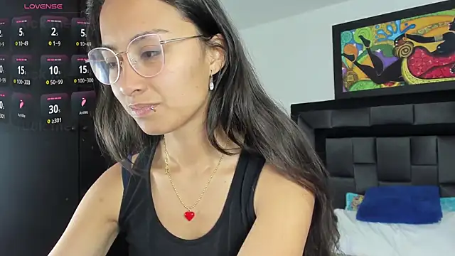 Snapshot of tatiana_valencia chatting on March 12, 12:04 pm tatiana valencia online show from March 12, 12:04 pm