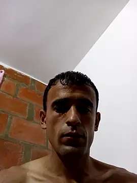 Snapshot of lopez96hot chatting on March 23, 3:10 am lopez96hot online show from March 23, 3:10 am