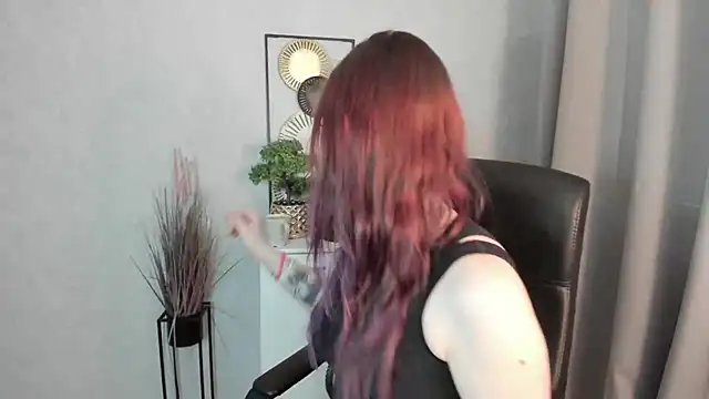 emmaxDelight online show from March 24, 6:29 am