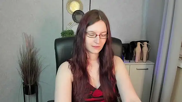 Snapshot of emmaxDelight chatting on June 11, 5:27 am emmaxDelight online show from June 11, 5:27 am