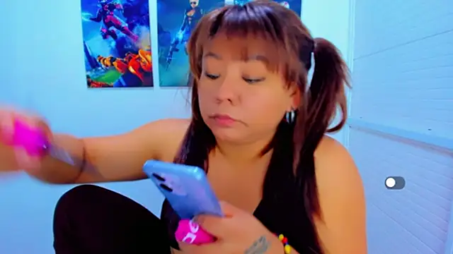 Snapshot of victoria_love89 chatting on April 25, 2:58 am victoria love89 online show from April 25, 2:58 am