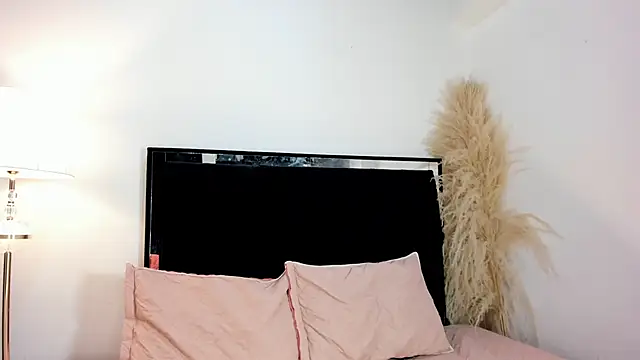 lilithTeen1  online show from April 14, 3:56 am