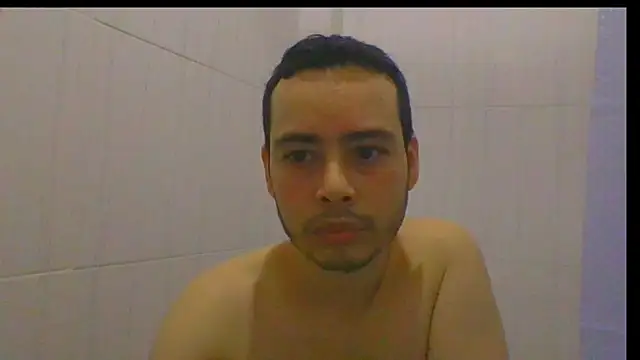 Snapshot of Gasparin32 chatting on November 2, 11:07 pm Gasparin32 online show from November 2, 11:07 pm