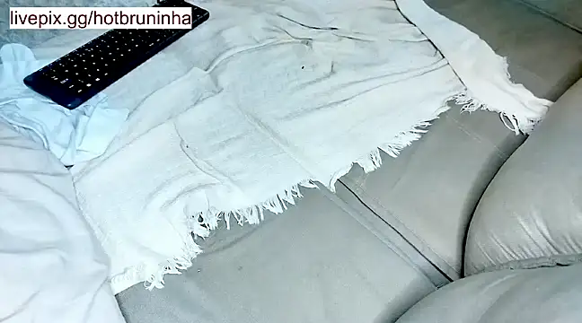 casalcachorrada online show from February 8, 9:25 pm