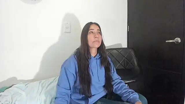 Snapshot of electra_hunt chatting on December 21, 11:02 pm electra hunt online show from December 21, 11:02 pm