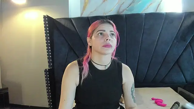 NIKI SANTANA online show from October 10, 3:49 am