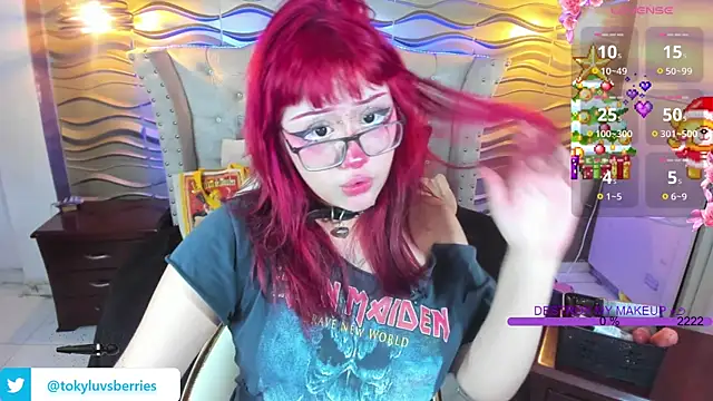 Snapshot of toky_doll chatting on December 18, 9:29 pm toky doll online show from December 18, 9:29 pm