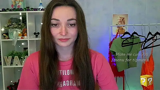  Barbie Kiss  online show from April 13, 1:05 pm