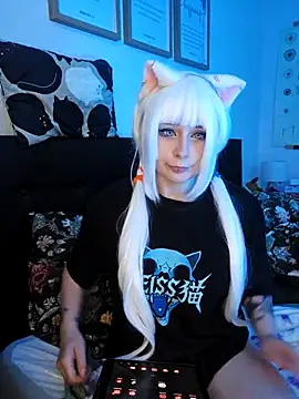 Snapshot of WeissNeko chatting on August 1, 5:34 pm WeissNeko online show from August 1, 5:34 pm