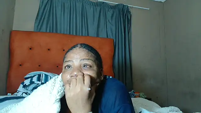 tinagiant online show from April 15, 9:37 pm