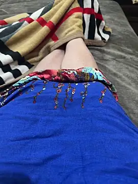 heena13 online show from November 25, 6:13 am