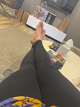 heena13 online show from April 24, 6:49 am