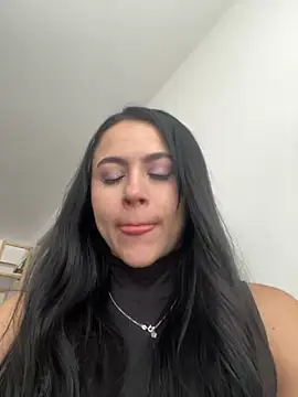 CoralineKam1 online show from January 5, 3:55 pm