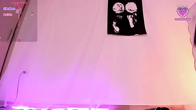 CoralineKam1 online show from January 12, 7:31 pm