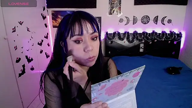 Snapshot of _dhalia1_ chatting on December 20, 7:17 pm dhalia1 online show from December 20, 7:17 pm