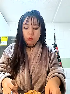 Snapshot of _dhalia1_ chatting on January 3, 2:21 am dhalia1 online show from January 3, 2:21 am
