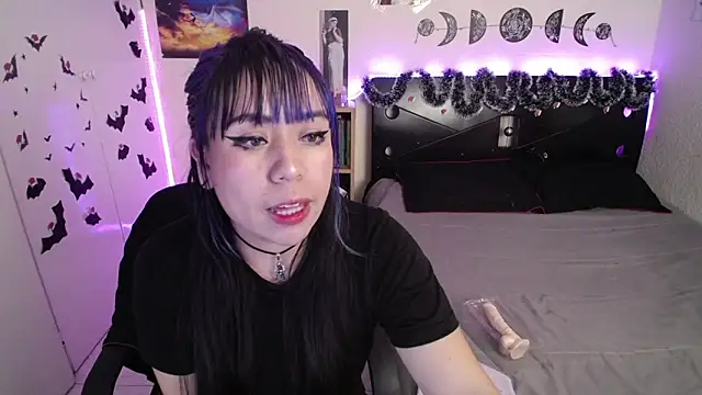 Snapshot of _dhalia1_ chatting on January 8, 7:13 pm dhalia1 online show from January 8, 7:13 pm