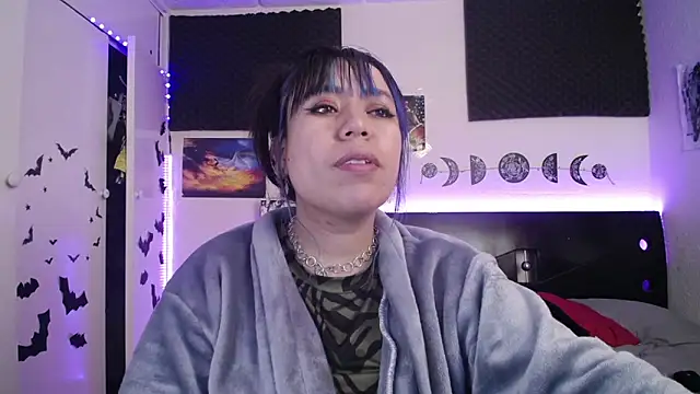Snapshot of _dhalia1_ chatting on January 21, 2:22 am dhalia1 online show from January 21, 2:22 am