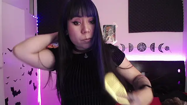 Snapshot of _dhalia1_ chatting on January 30, 8:21 pm dhalia1 online show from January 30, 8:21 pm