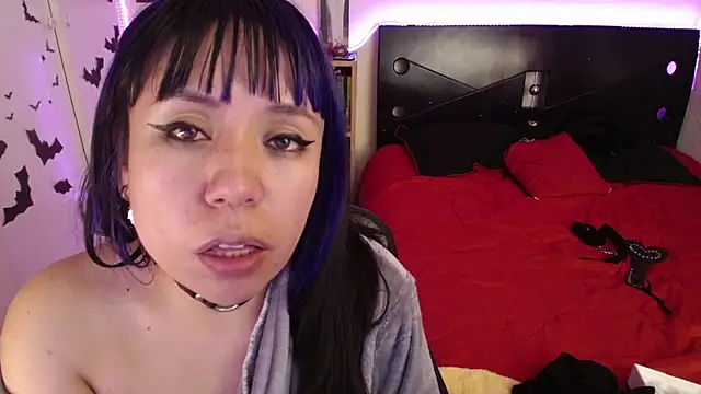 Snapshot of _dhalia1_ chatting on February 1, 2:37 am dhalia1 online show from February 1, 2:37 am