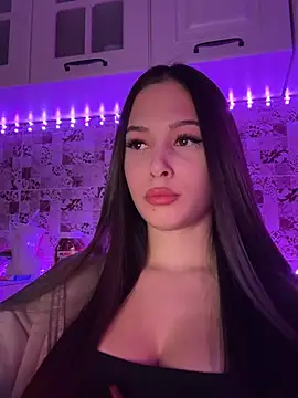 EricaWalls online show from February 7, 9:15 pm