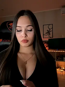 EricaWalls online show from September 13, 7:57 pm