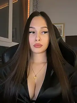 EricaWalls online show from March 29, 6:19 pm