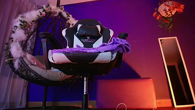 vanelope11 online show from March 6, 2:41 am