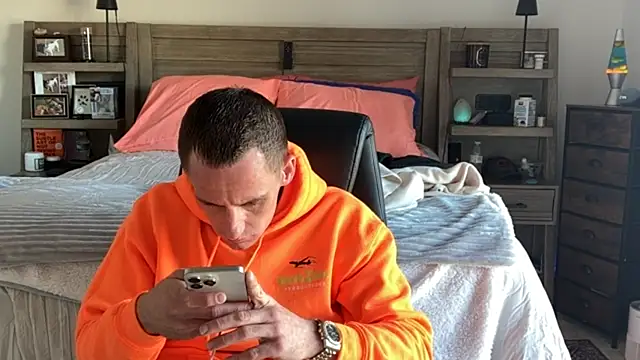 Snapshot of PeytonJohnn chatting on October 27, 4:44 pm PeytonJohnn online show from October 27, 4:44 pm