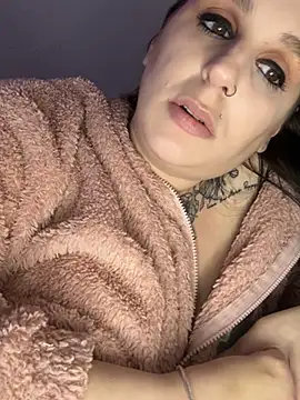 menaceswife online show from March 1, 6:00 pm