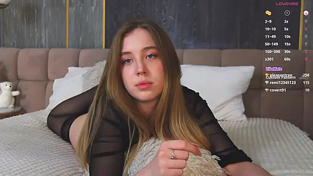 LoraineLuff online show from January 10, 6:06 pm