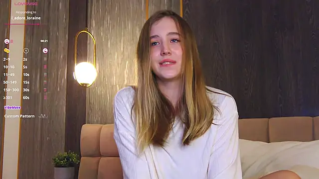 LoraineLuff online show from January 29, 12:01 am