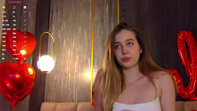 LoraineLuff online show from February 21, 2:59 pm