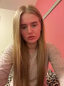 yourhornyslut online show from February 25, 8:41 pm