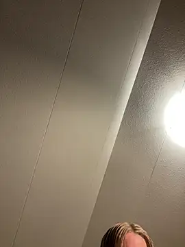 yourhornyslut online show from February 28, 6:09 pm