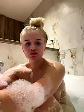 yourhornyslut online show from September 25, 7:17 pm