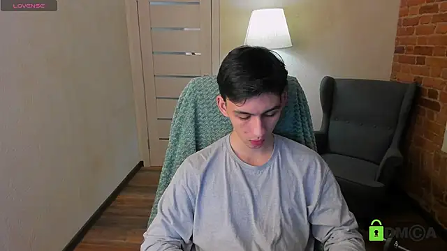 Snapshot of Ul_Tima chatting on December 3, 8:50 pm Ul Tima online show from December 3, 8:50 pm