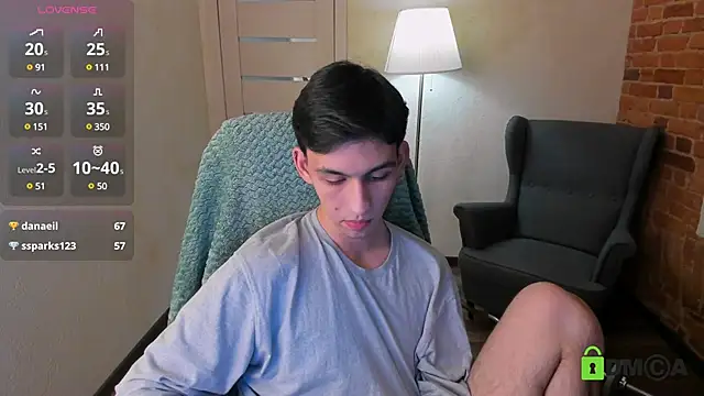 Snapshot of Ul_Tima chatting on December 4, 1:36 am Ul Tima online show from December 4, 1:36 am