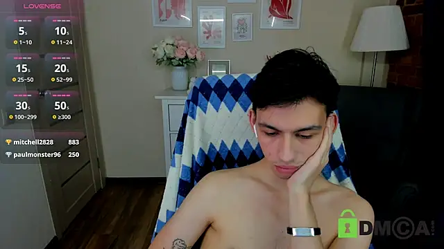 Snapshot of Ul_Tima chatting on December 8, 4:25 am Ul Tima online show from December 8, 4:25 am