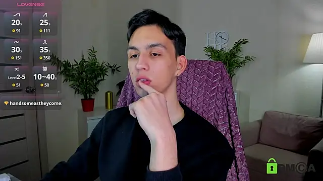 Snapshot of Ul_Tima chatting on December 16, 1:42 am Ul Tima online show from December 16, 1:42 am