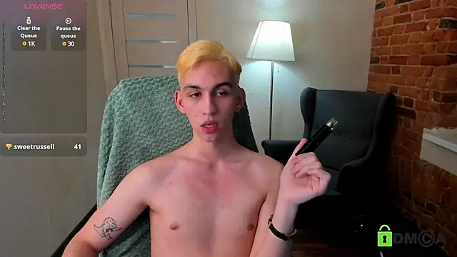 Snapshot of Ul_Tima chatting on December 25, 12:16 am Ul Tima online show from December 25, 12:16 am