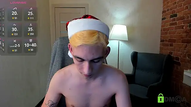 Snapshot of Ul_Tima chatting on December 25, 11:31 pm Ul Tima online show from December 25, 11:31 pm