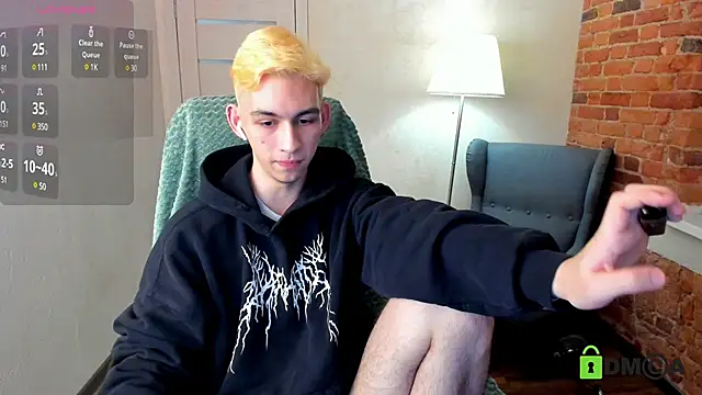 Snapshot of Ul_Tima chatting on December 28, 11:59 pm Ul Tima online show from December 28, 11:59 pm