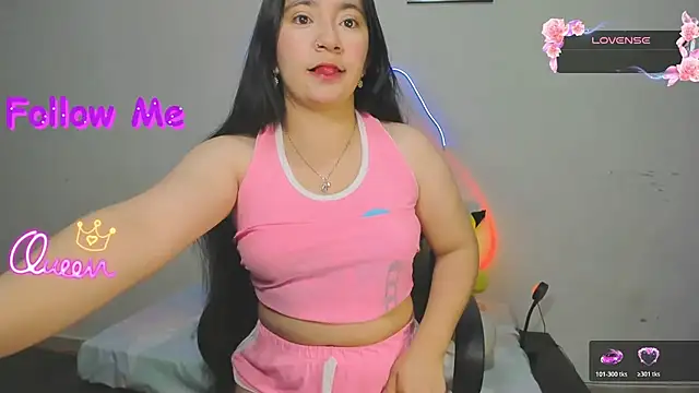 Snapshot of litle_mily_ chatting on July 25, 10:07 pm litle mily online show from July 25, 10:07 pm