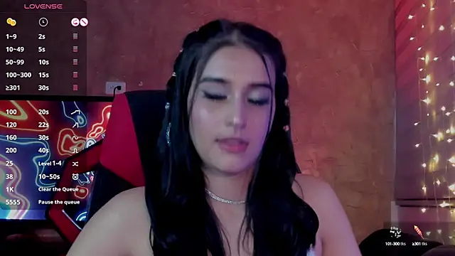 Snapshot of Charlotte_greys chatting on February 9, 5:19 am Charlotte greys online show from February 9, 5:19 am