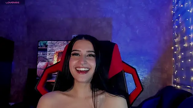 Snapshot of Charlotte_greys chatting on March 20, 3:56 am Charlotte greys online show from March 20, 3:56 am