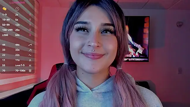 Snapshot of Charlotte_greys chatting on October 9, 8:51 pm Charlotte greys online show from October 9, 8:51 pm