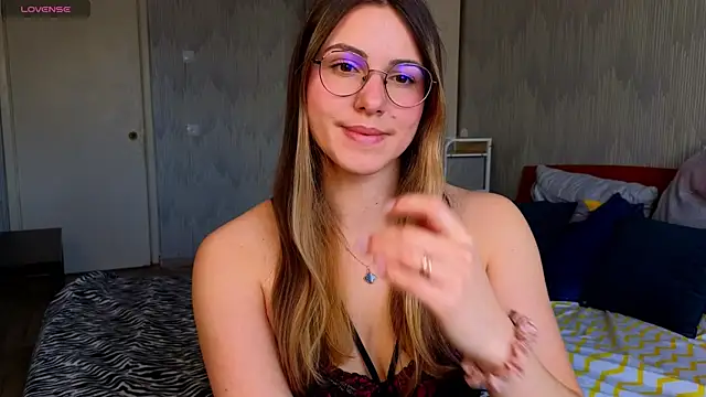 sophia euphoriaa online show from April 27, 9:18 am