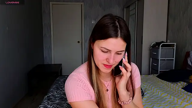 Snapshot of sophia_euphoriaa chatting on April 30, 6:42 am sophia euphoriaa online show from April 30, 6:42 am